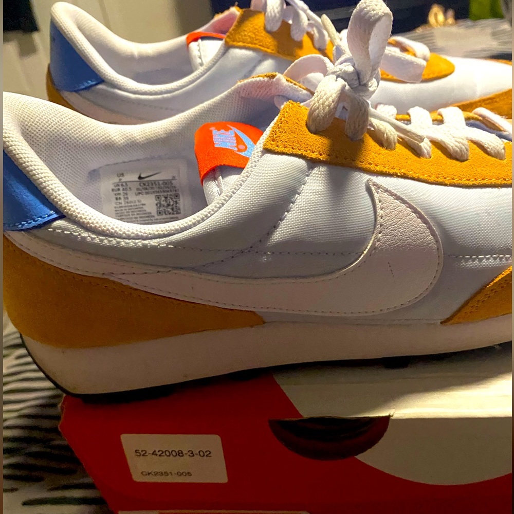 Woman’s Nike Daybreak.